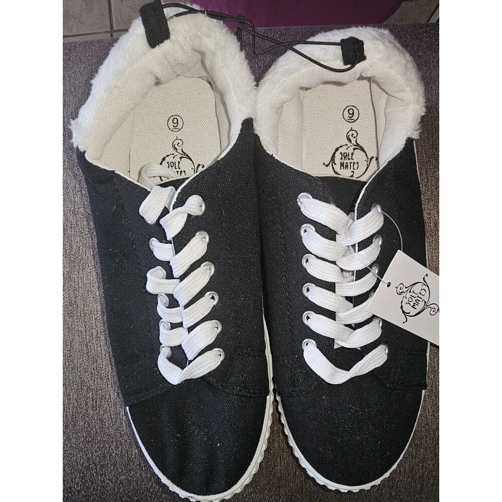 Skater Sneaker Black/White Soft Fur Cushioning‎ Ankle Size 9 | Sole Mates